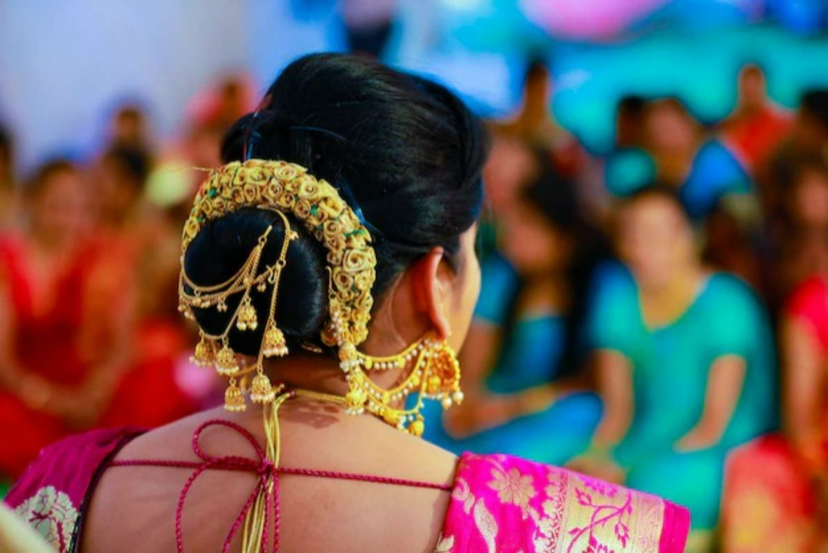 Niceee... 💘 | Latest bridal dresses, Bridal hairstyle indian wedding,  Kerala bride